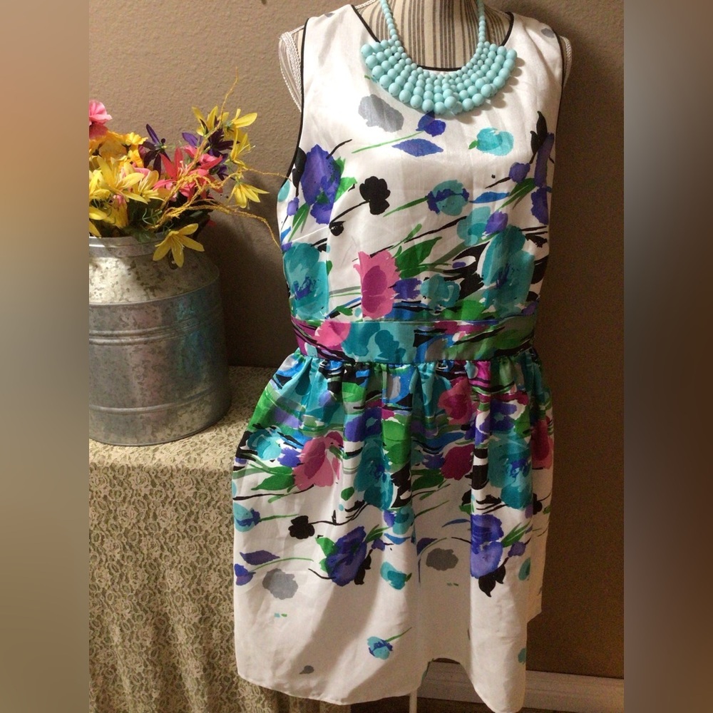 TIANA B. WHITE WITH FLORAL PATTERN DRESS SIZE 16 - Picture 2 of 13